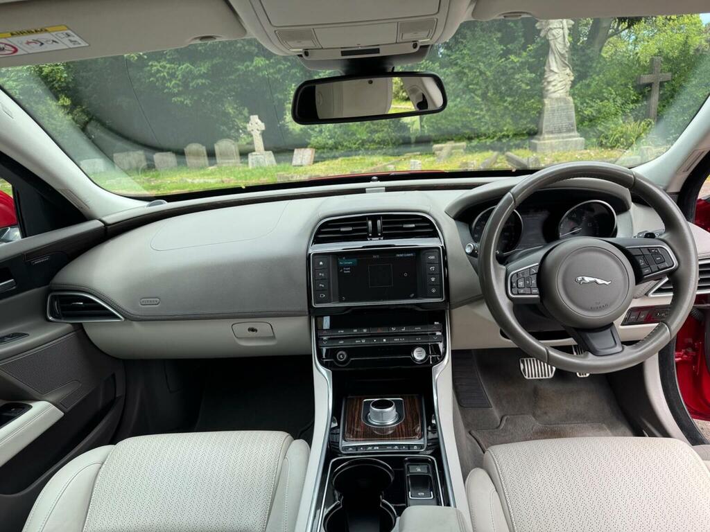 Jaguar XE 2.0D Se Euro 6 Ss White #18