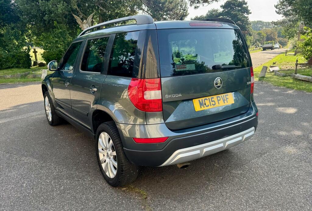Skoda Yeti Suv 1.2 Tsi Se Outdoor Dsg Euro 6 Ss 2015 Grey #3
