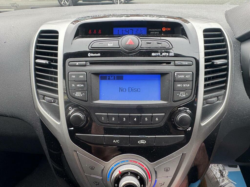 Hyundai Ix20 Active White #16