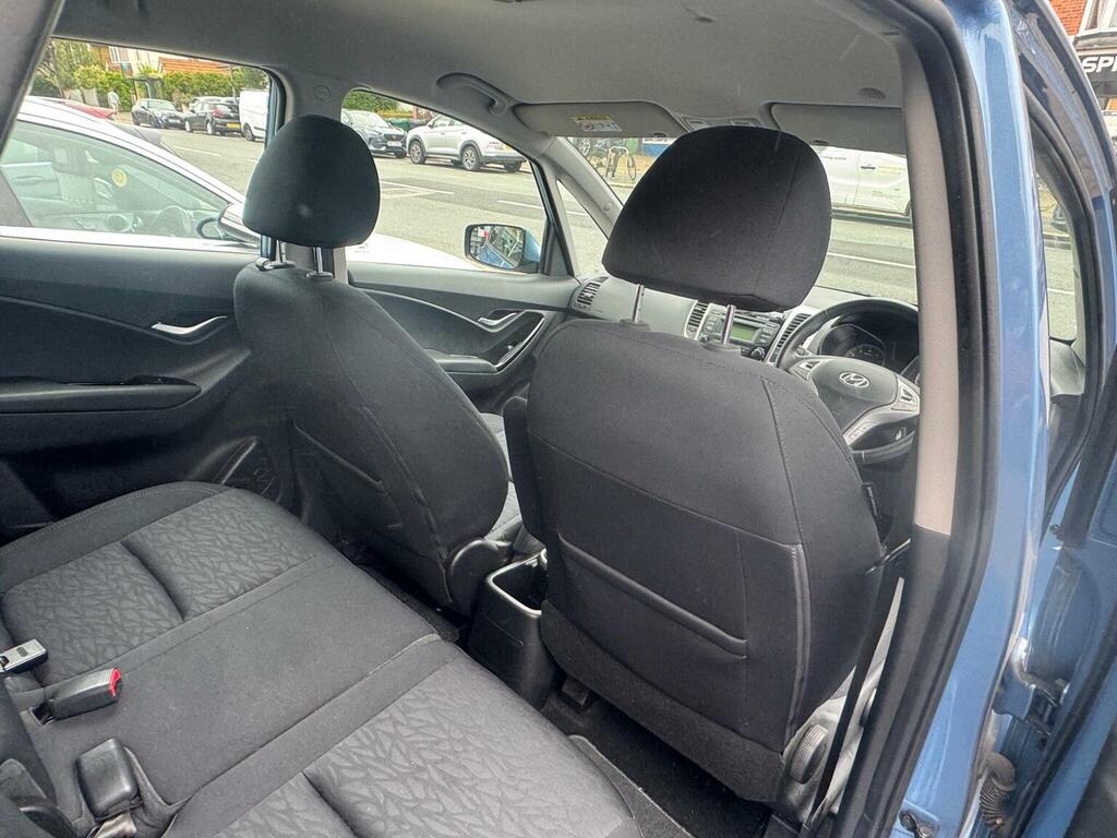 Hyundai Ix20 Active White #12