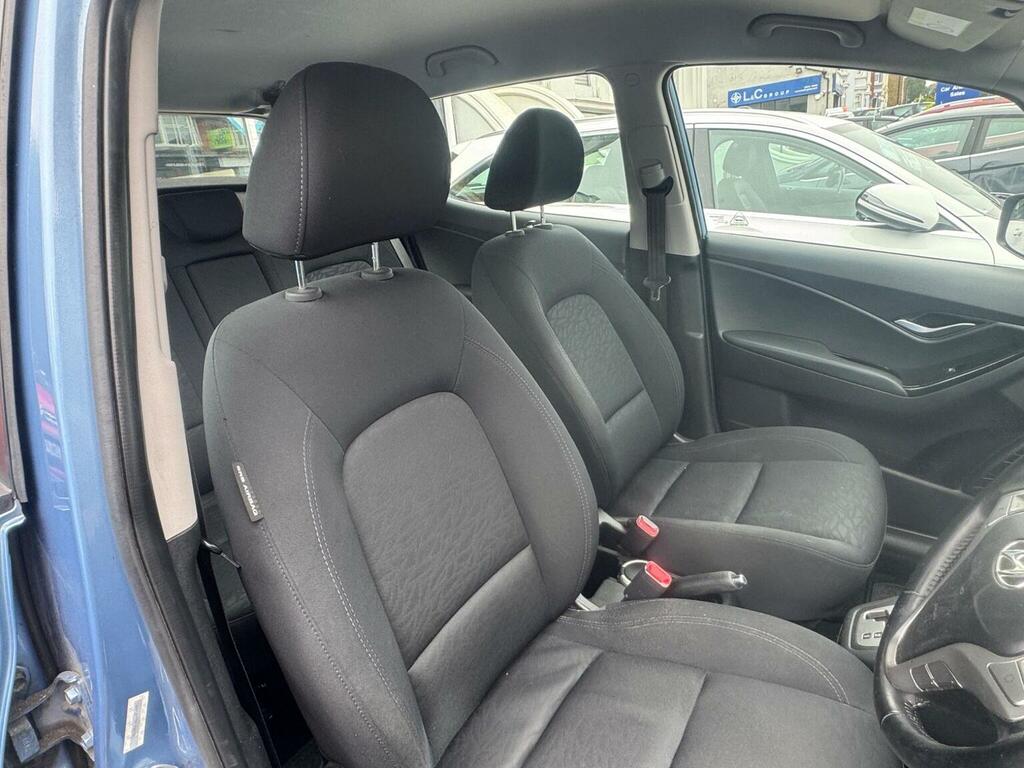 Hyundai Ix20 Active White #10