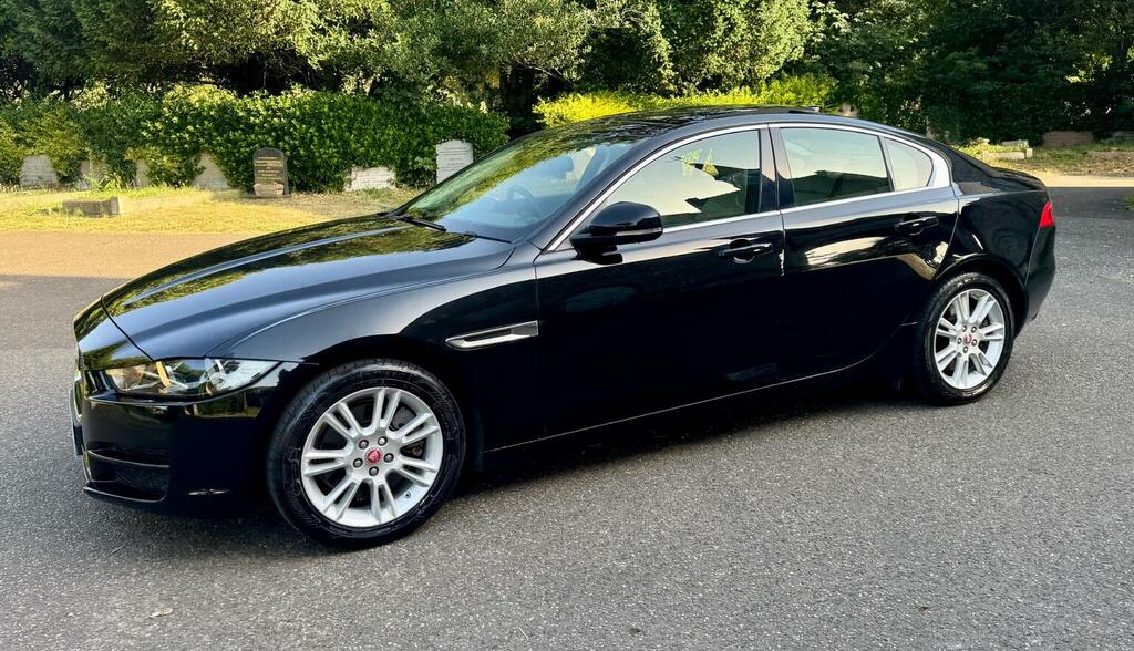 Jaguar XE Saloon 2.0I Prestige Euro 6 Ss 20171 Black #2