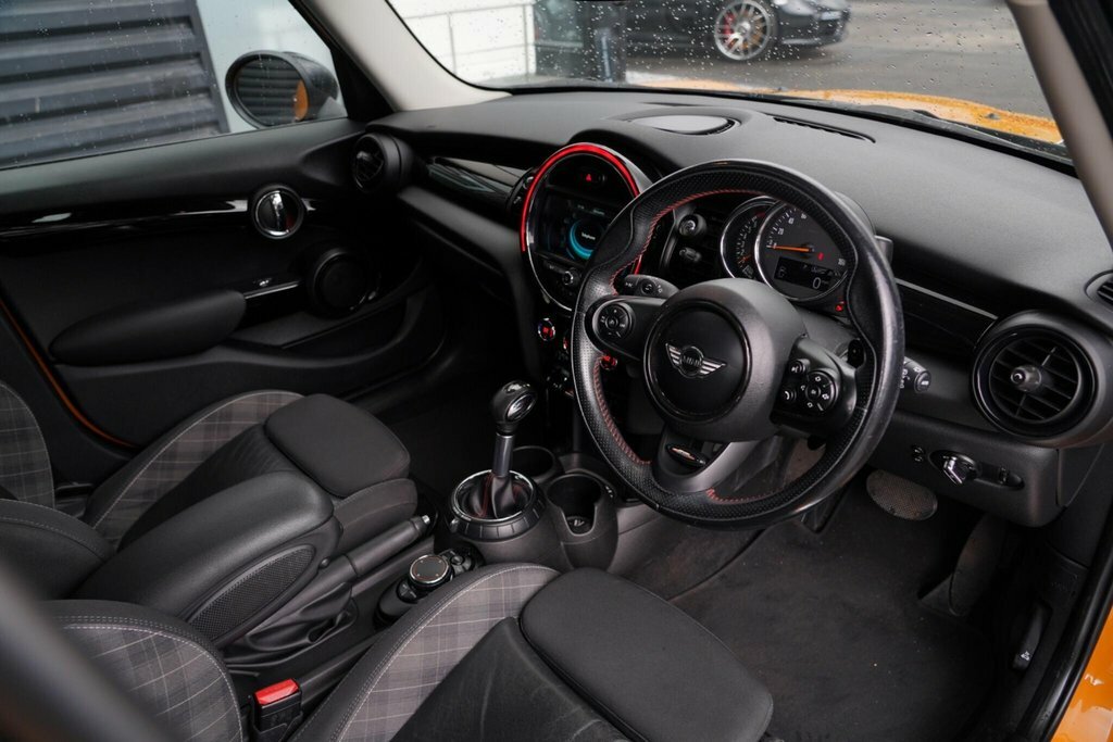 Mini Hatch 2.0 Cooper S Euro 6 Ss YK16MZR Orange #5