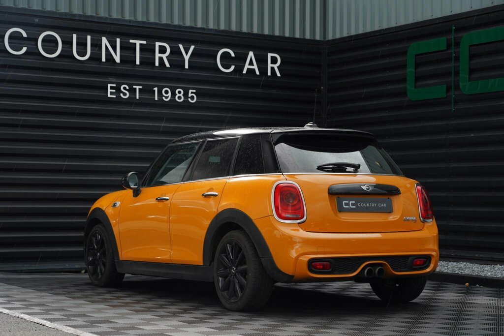 Mini Hatch 2.0 Cooper S Euro 6 Ss YK16MZR Orange #3