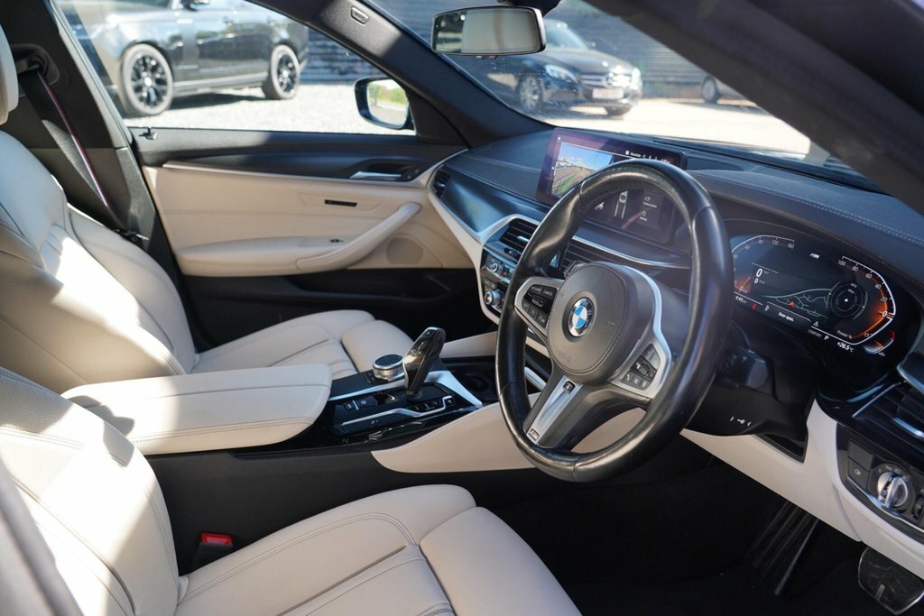 BMW 5 Series 520D M Sport Mhev White #32