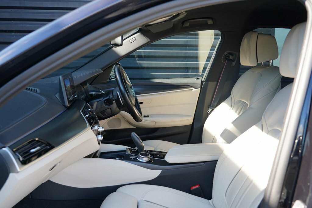 BMW 5 Series 520D M Sport Mhev White #37