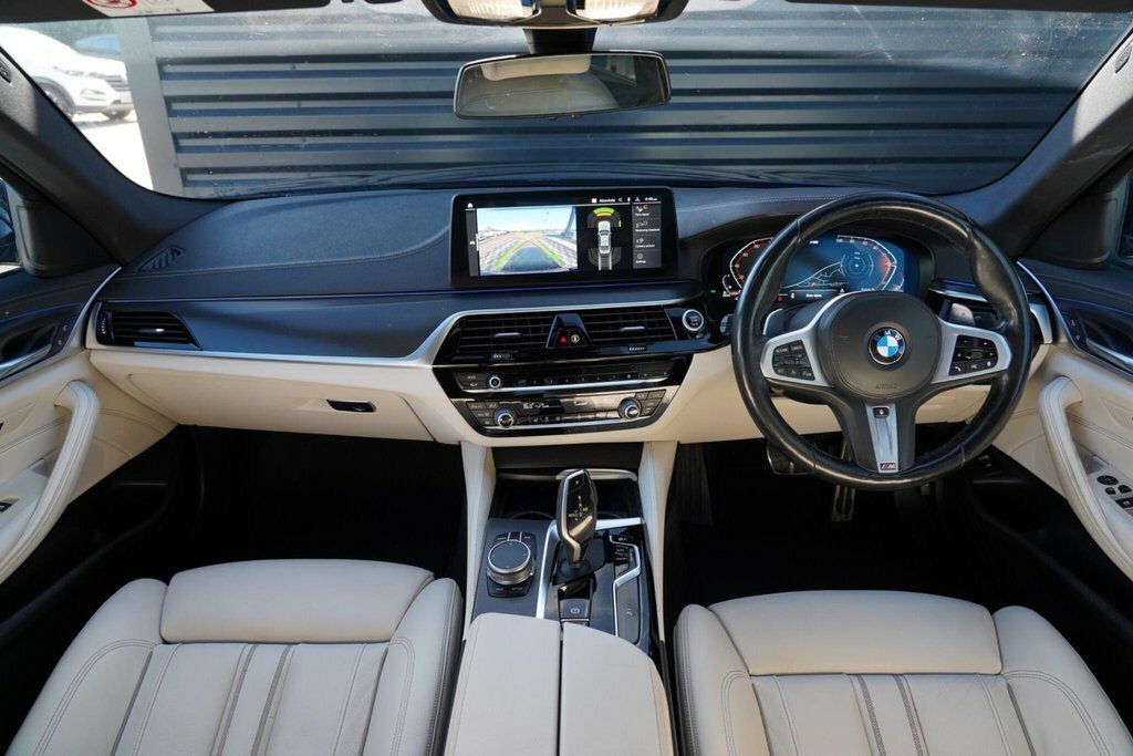 BMW 5 Series 520D M Sport Mhev White #40