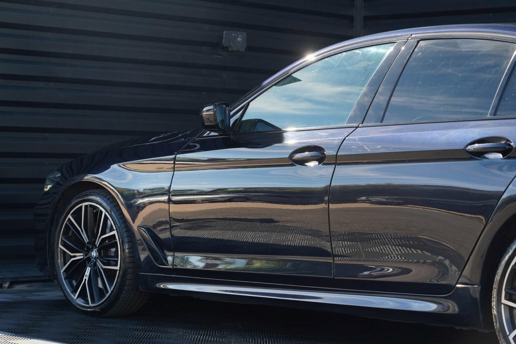 BMW 5 Series 520D M Sport Mhev White #25