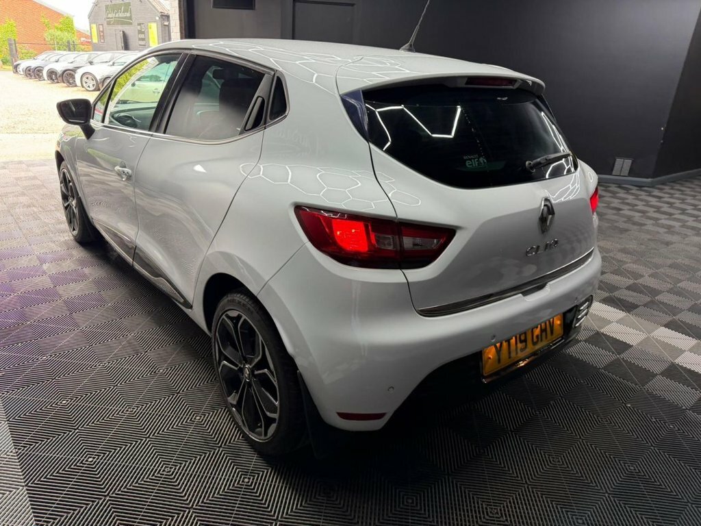 Renault Clio 1.5 Dci Iconic Hatchback Euro 6 YT19GHV White #3