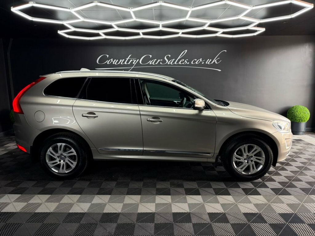 Volvo XC60 2.4 D5 Se Lux Nav Suv Awd Euro 6 DN65BFL Gold #2