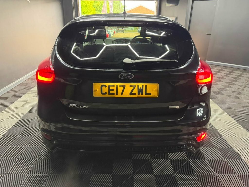 Ford Focus 1.0T Ecoboost St-line Hatchback CE17ZWL Black #5