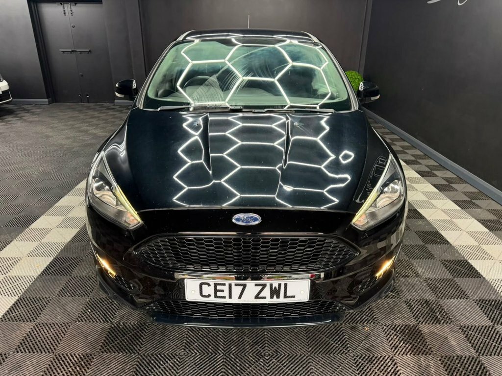 Ford Focus 1.0T Ecoboost St-line Hatchback CE17ZWL Black #6