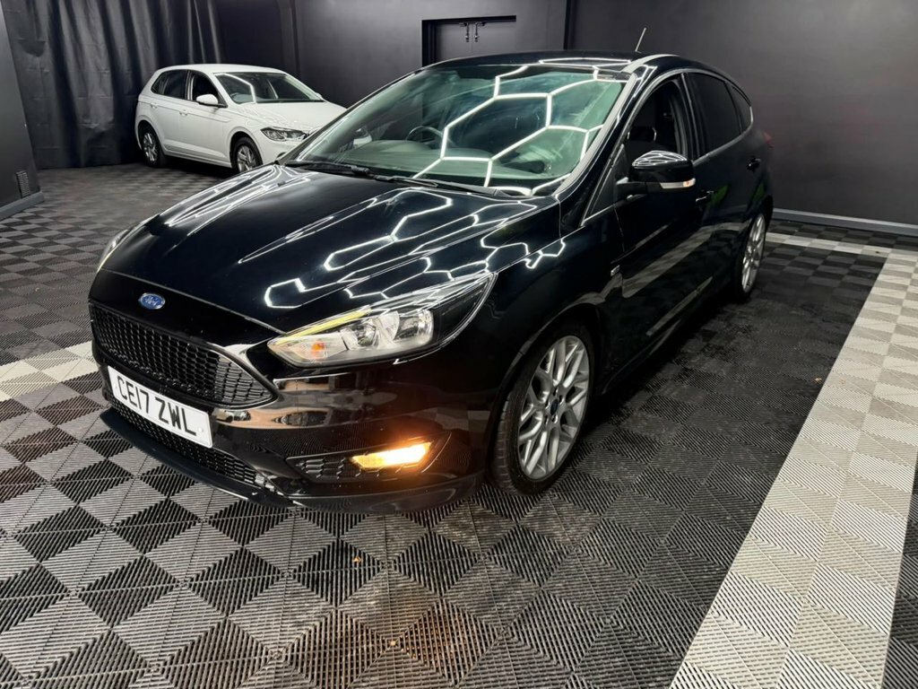 Ford Focus 1.0T Ecoboost St-line Hatchback CE17ZWL Black #4
