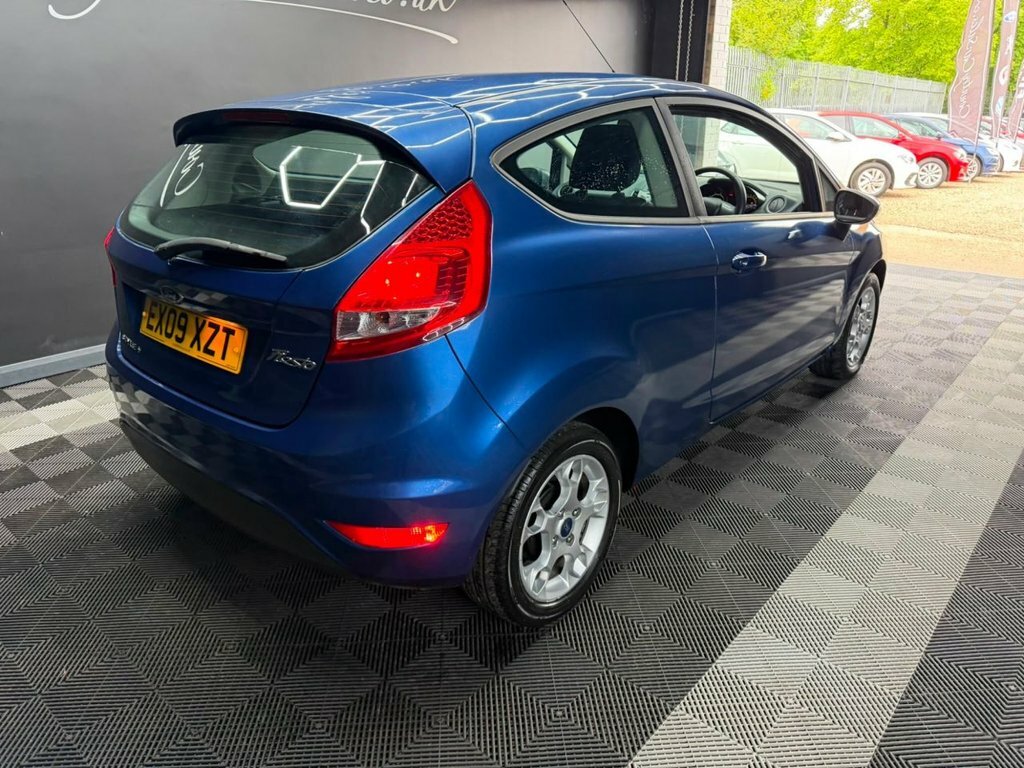 Ford Fiesta 1.25 Zetec 82 White #3