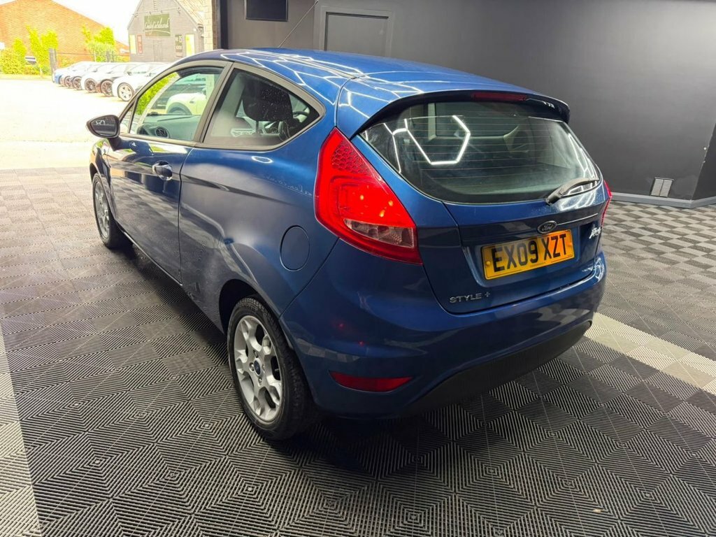 Ford Fiesta 1.25 Zetec 82 White #4
