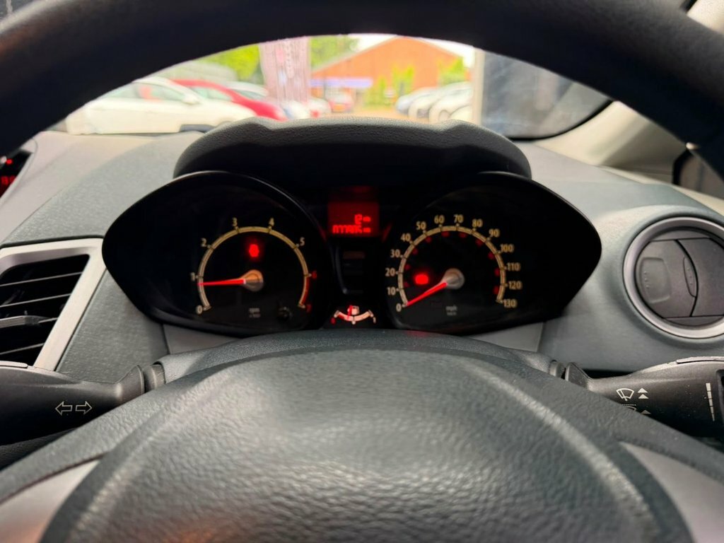 Ford Fiesta 1.25 Zetec 82 White #11