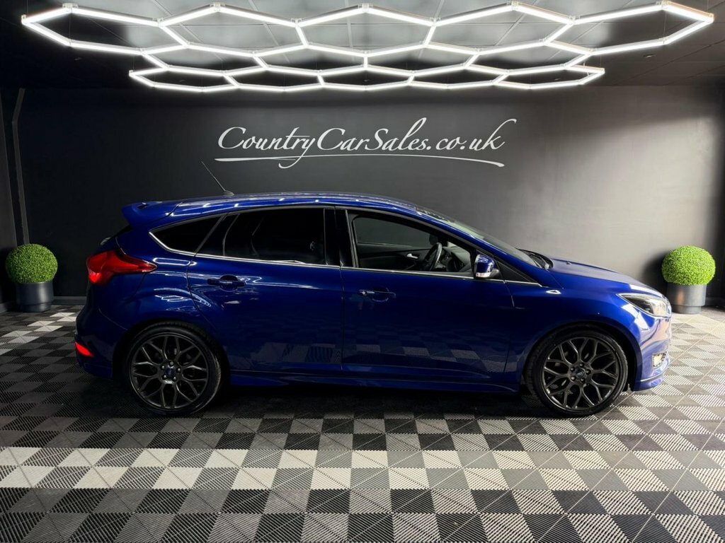 Ford Focus 1.5 Tdci Zetec S Hatchback Euro CY15GHX Blue #2