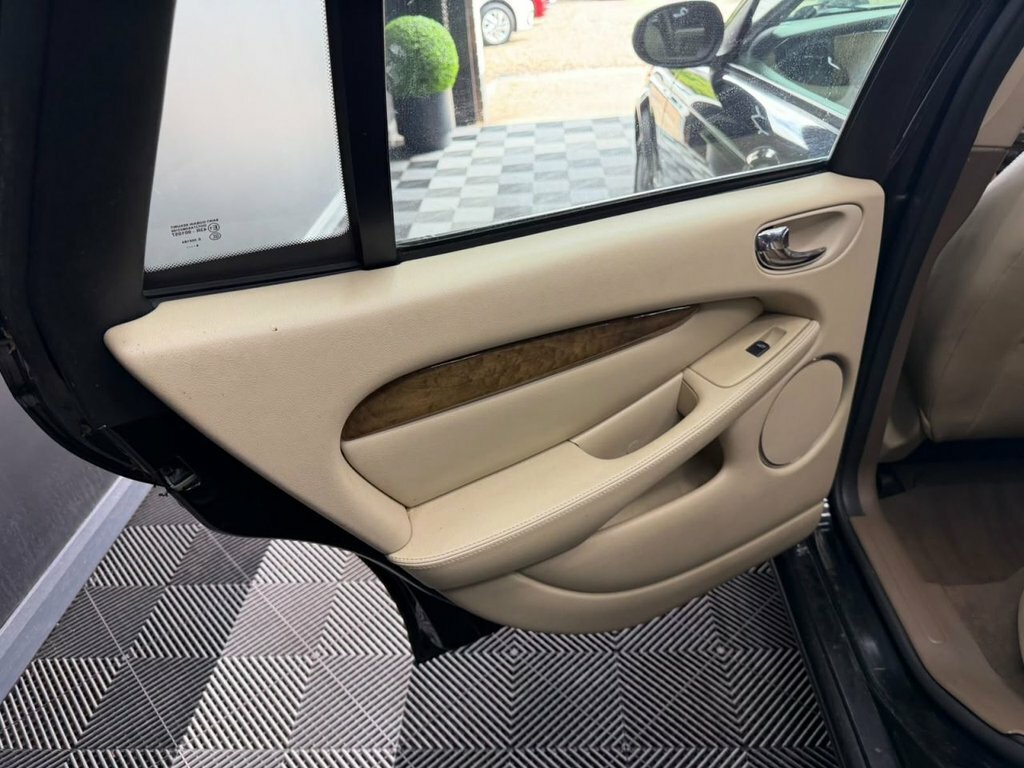 Jaguar X-Type V6 S Black #18