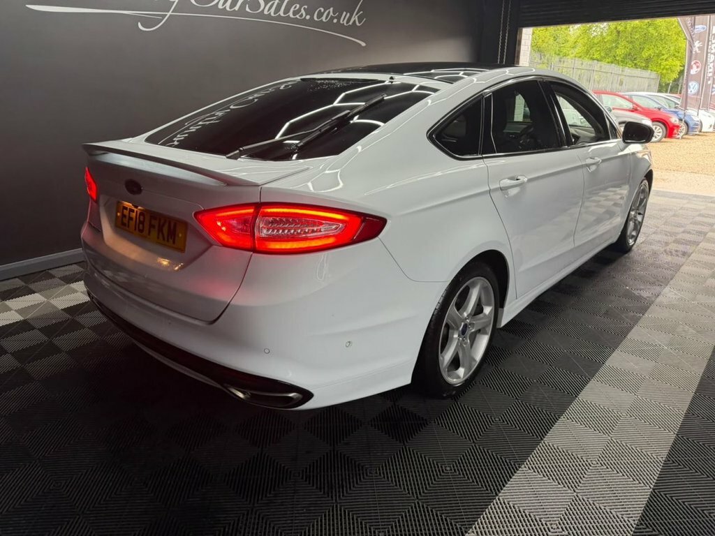 Ford Mondeo 2.0 Tdci Titanium Hatchback Euro White #4