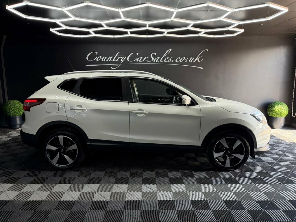 Nissan Qashqai 1.5 Dci N-connecta Suv 2Wd Euro KW17DYD White #2