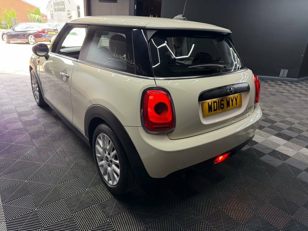Mini Hatch 1.2 One Hatchback Euro 6 Ss WD16WYY White #4