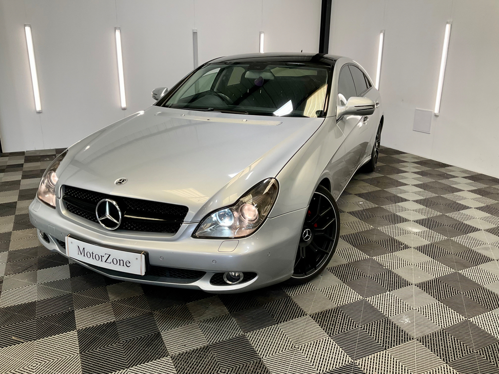 Mercedes-Benz CLS Black #30