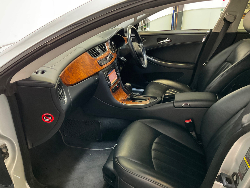 Mercedes-Benz CLS Black #8