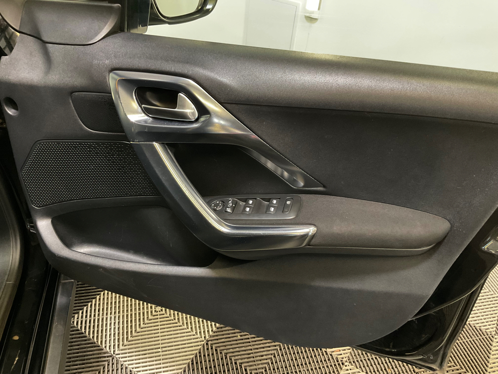 Peugeot 2008 1.2 Puretech Active Grey #23