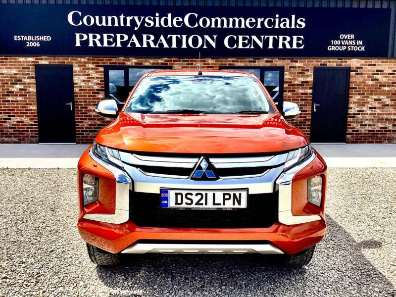 Mitsubishi L200 Double Cab Di-d 150 Barbarian 4Wd - 2021 21 DS21LPN Orange #2