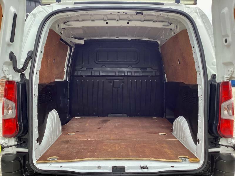 Vauxhall Combo 1.5L Dynamic White #8