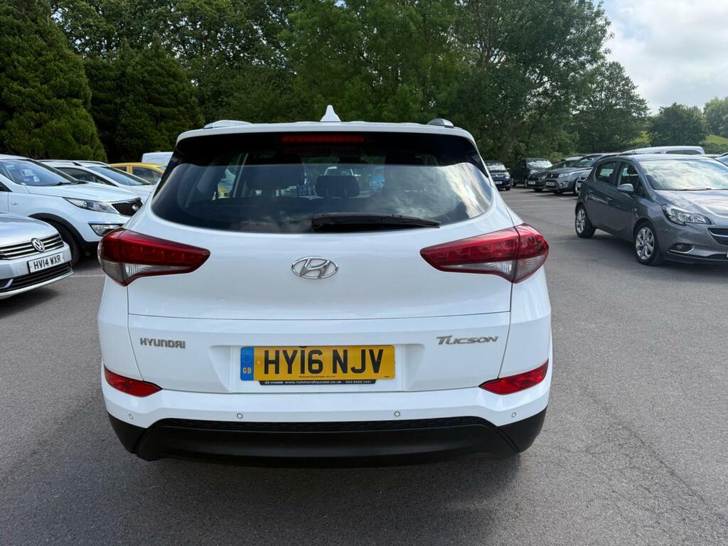 Hyundai Tucson 1.7 Crdi Blue Drive Se Nav Euro 6 S S HY16NJV White #4
