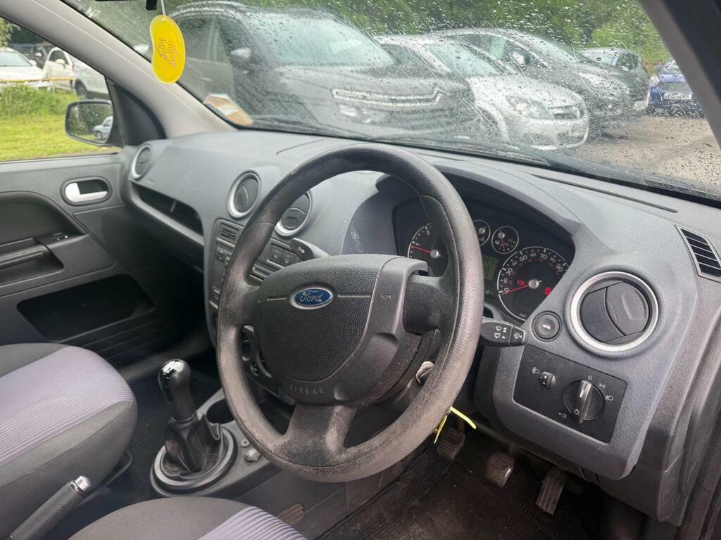 Ford Fusion Hatchback Silver #11