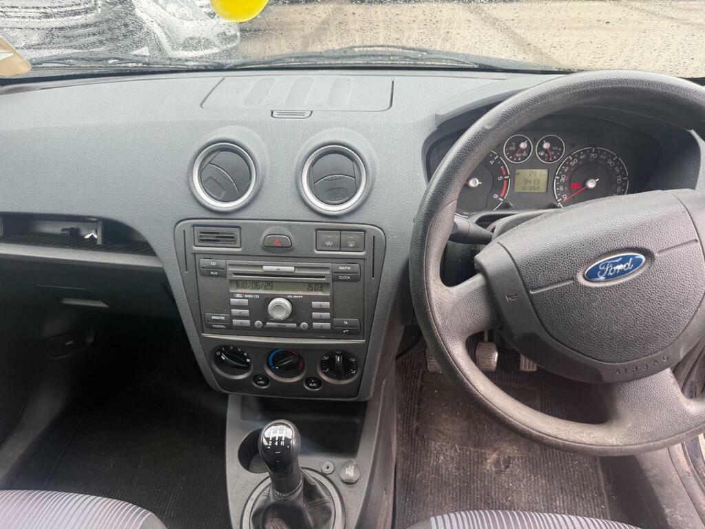 Ford Fusion Hatchback Silver #9