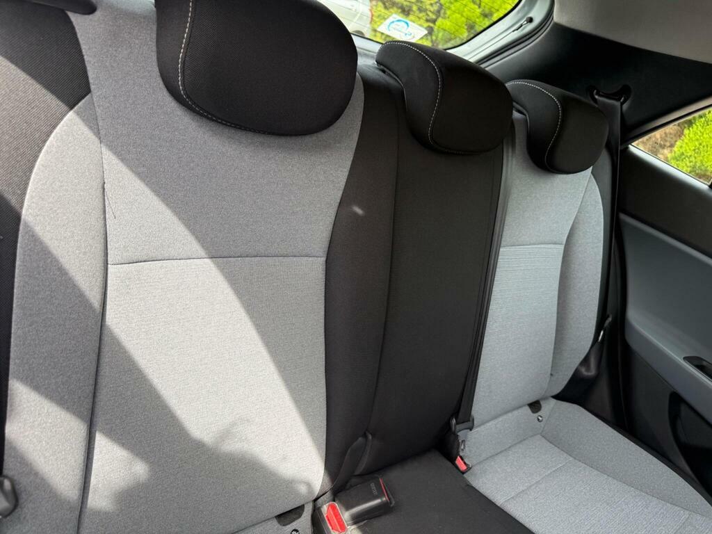 Hyundai I20 Se White #12