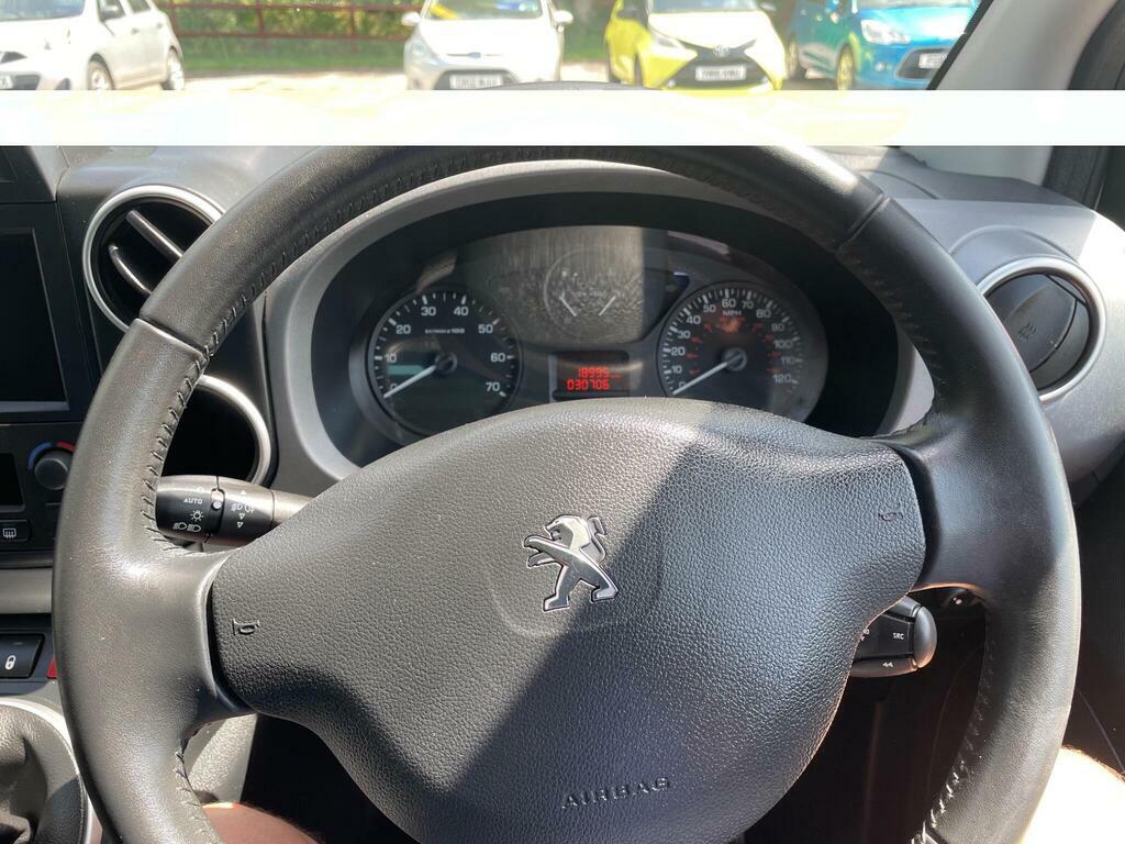 Peugeot Partner Tepee Outdoor White #15