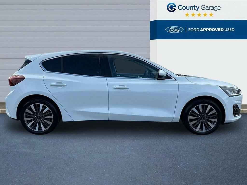 Ford Focus 1.0T Ecoboost Mhev Titanium Vignale Hatchback White #4