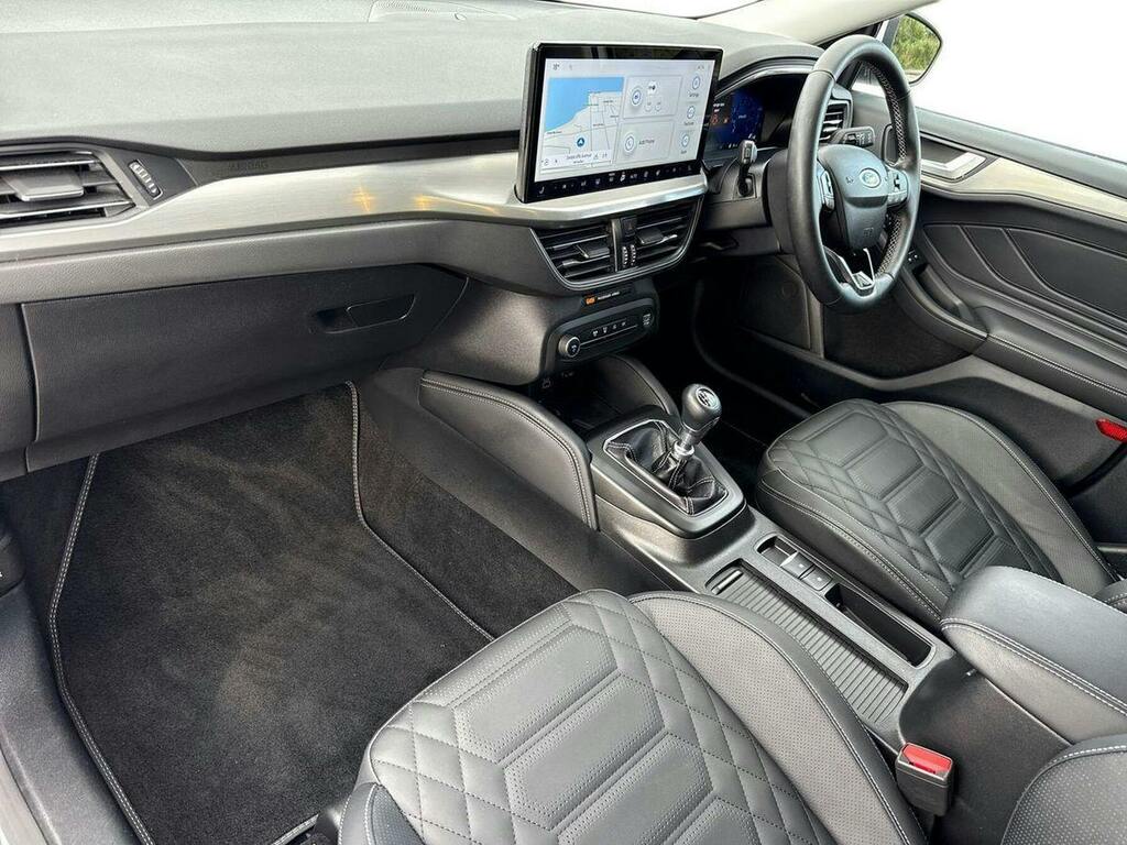 Ford Focus 1.0T Ecoboost Mhev Titanium Vignale Hatchback White #2