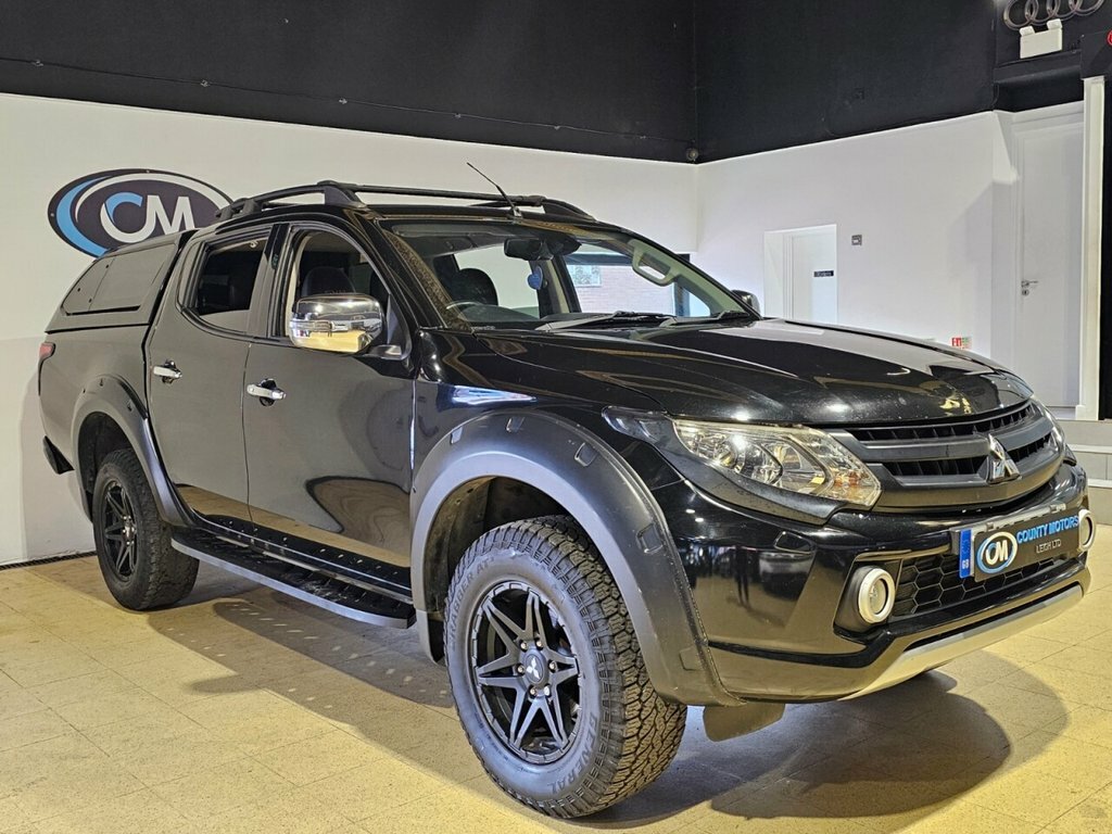 Mitsubishi L200 2.4L Dc Barbarian Svp Black