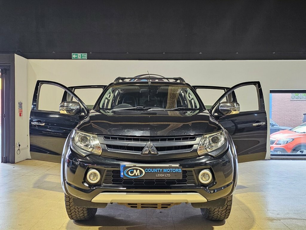 Mitsubishi L200 2.4L Dc Barbarian Svp Black #6