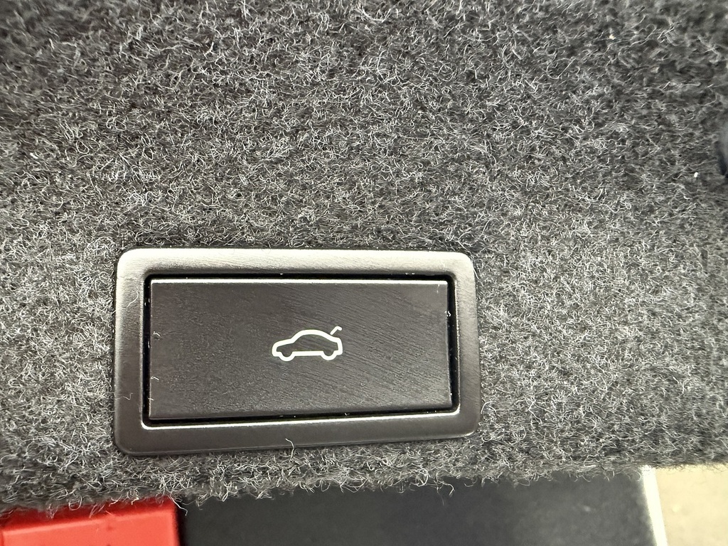 Volkswagen Passat Hybrid #26