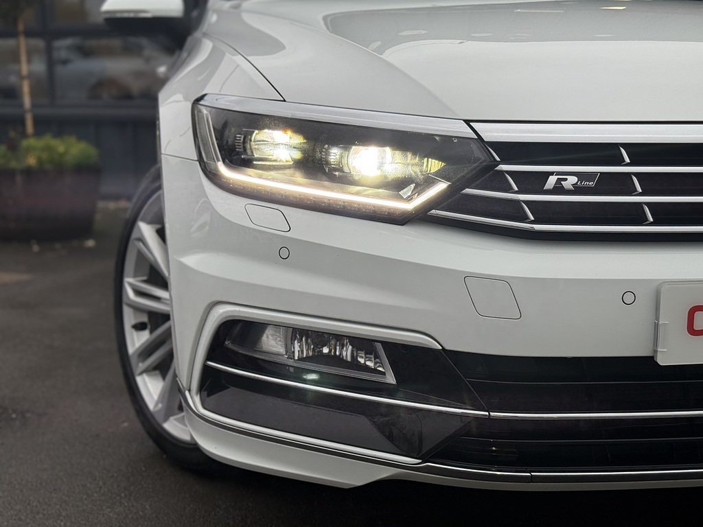Volkswagen Passat Hybrid #7