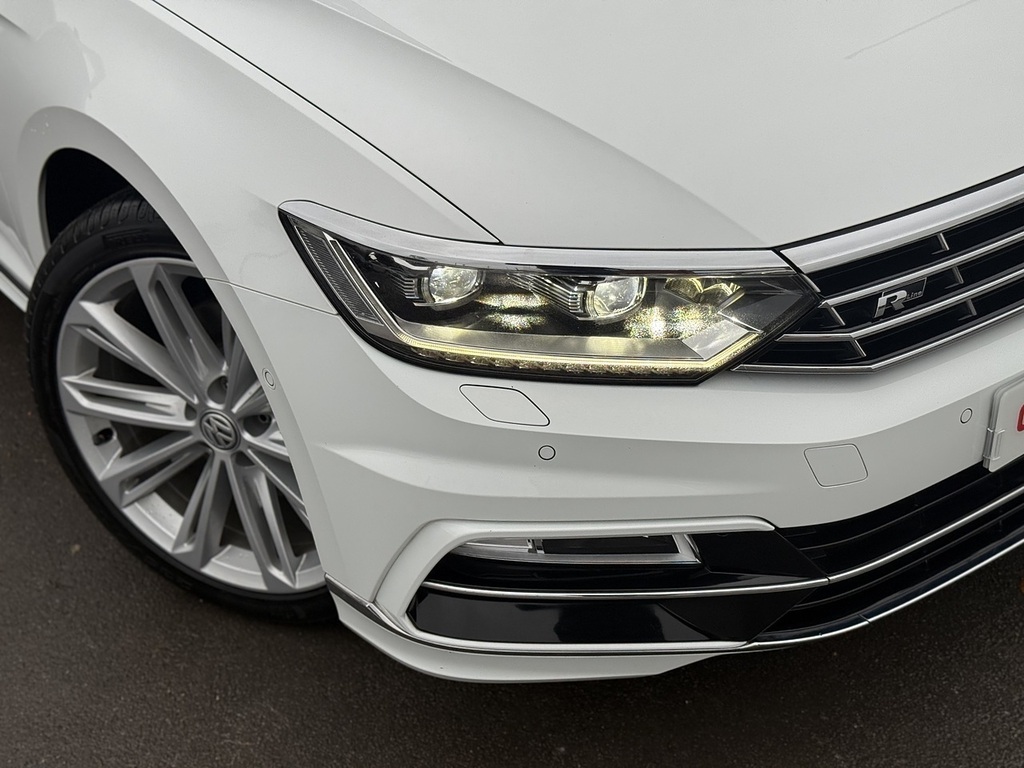 Volkswagen Passat R-line 2.0Tsi Dsg White #5