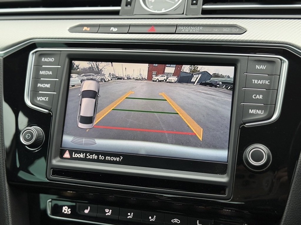 Volkswagen Passat Hybrid #10