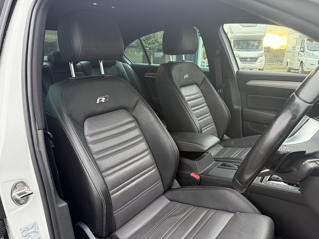 Volkswagen Passat R-line 2.0Tsi Dsg White #3