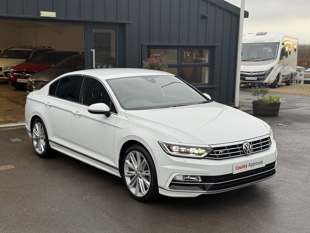 Volkswagen Passat Hybrid #33