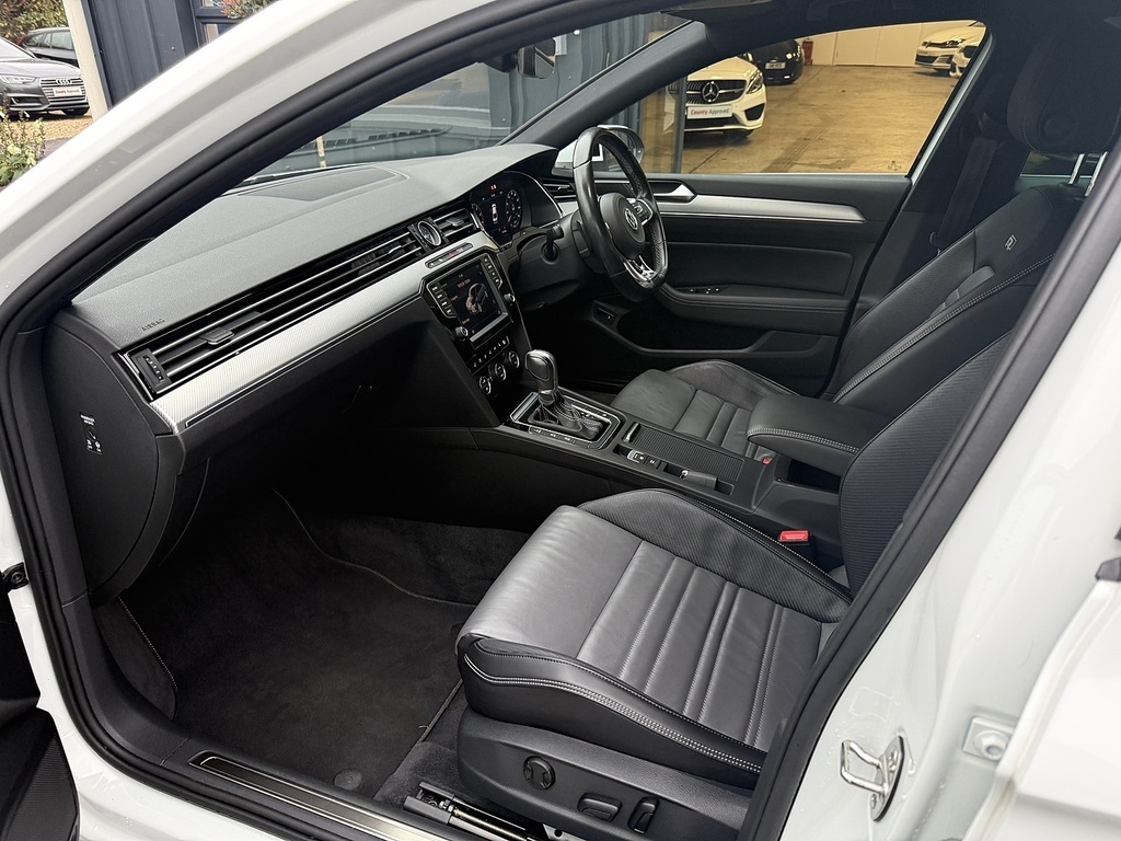 Volkswagen Passat Hybrid #30