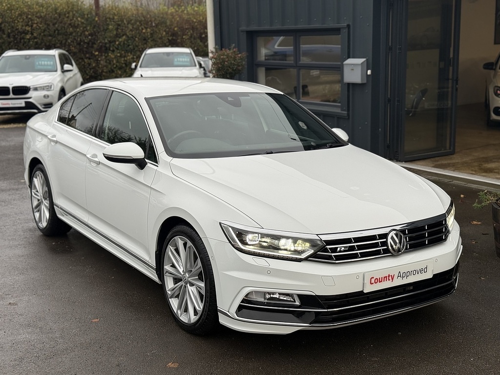 Volkswagen Passat Hybrid #16