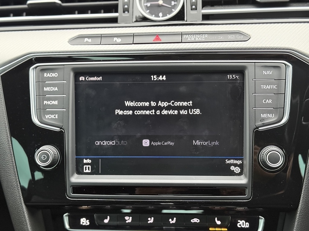 Volkswagen Passat Hybrid #12