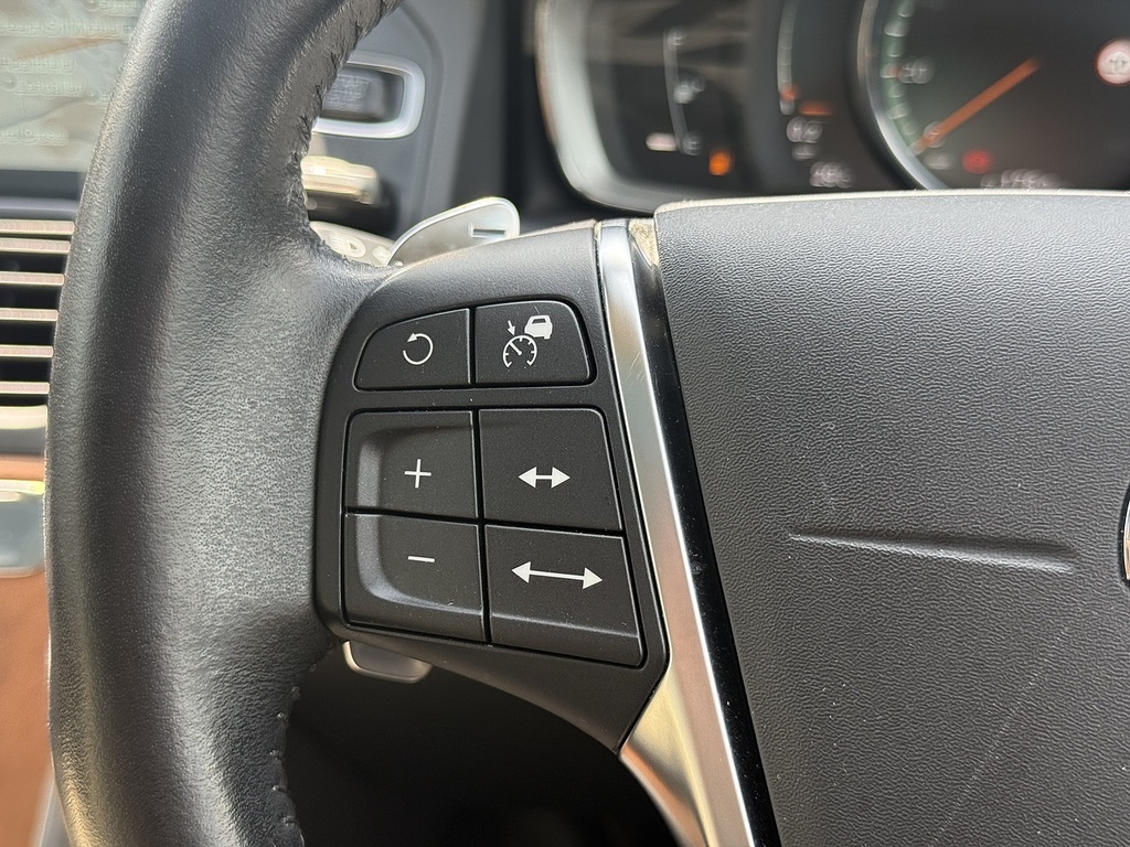 Volvo XC60 Diesel Blue #32