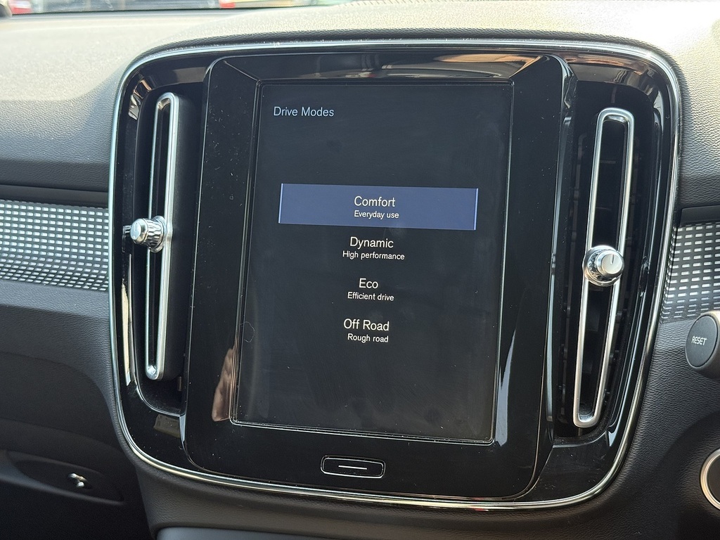 Volvo XC40 Estate Grey #40